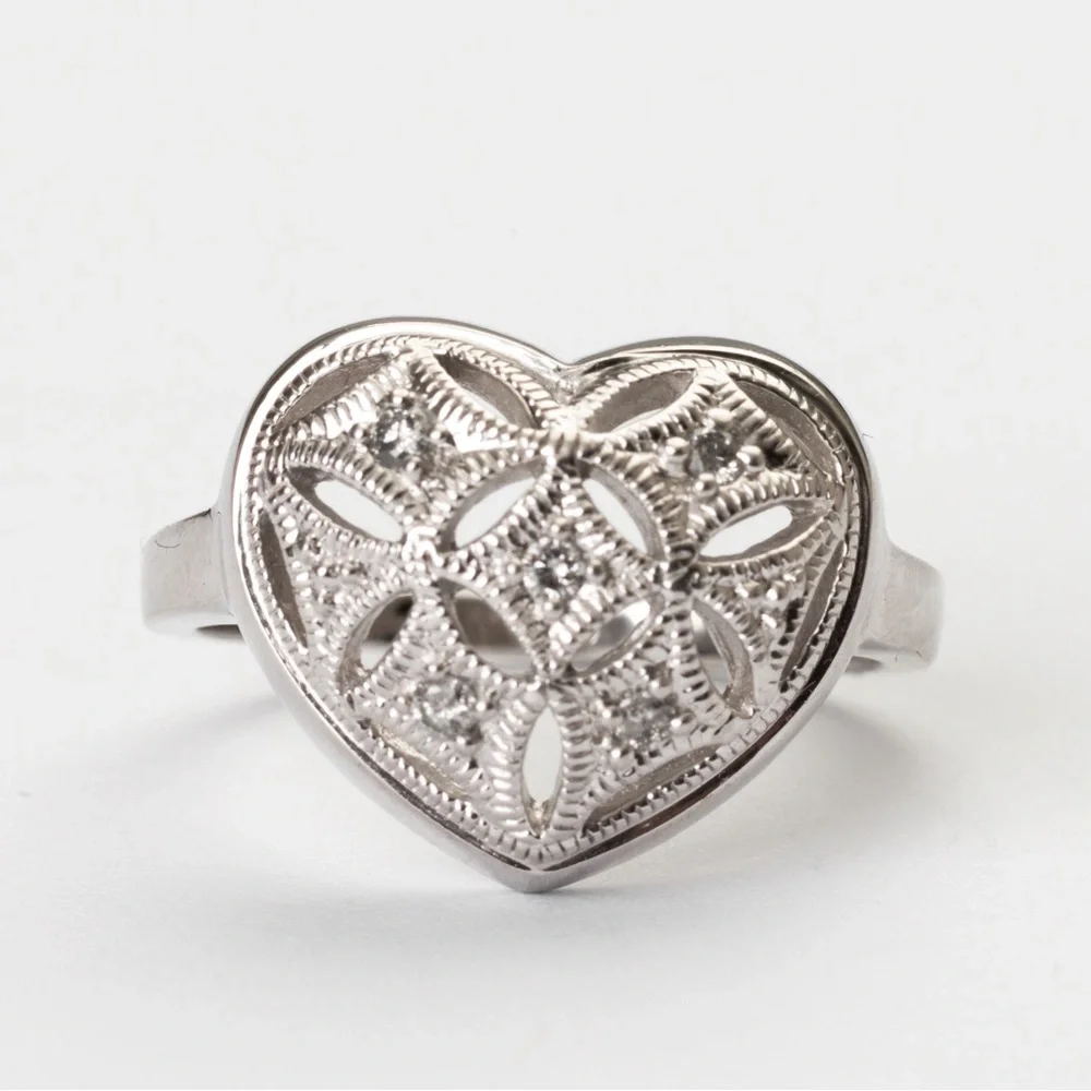 Heart shaped concave ring filigree, etching & small diamonds & sterling silver 8 - Picture 2 of 16